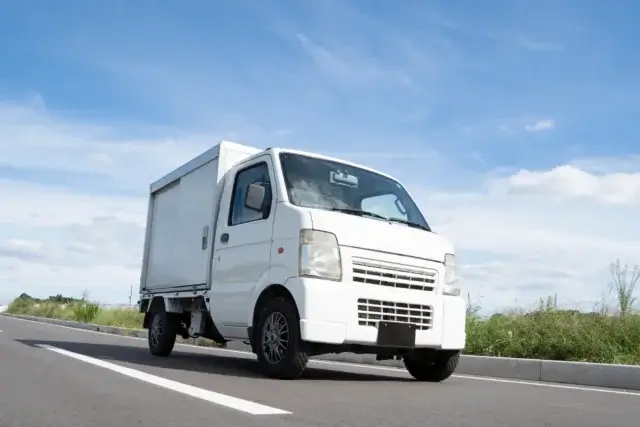 耐火金庫を自分で解体したり、無料回収業者に頼んだりしても大丈夫?