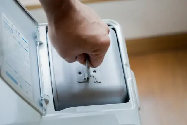 石油ファンヒーターを処分する前に知っておきたい2つの注意点