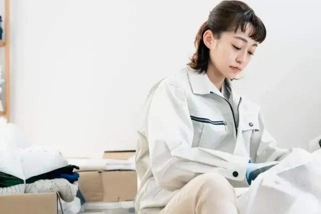 空き家の残置物は自分で処分できる?プロに頼むべきかどうかの見分け方は?